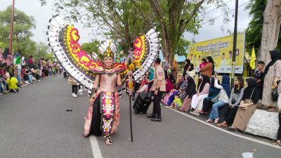 Peringati Harjad Kota Kuala Kapuas ke 218 dan HUT Kapuas ke 73, Karnaval Budaya Meriah
